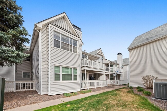 Building Photo - Cherry Creek Schools Condo | Balcony, Fireplace, Garage + Pool Unit #D