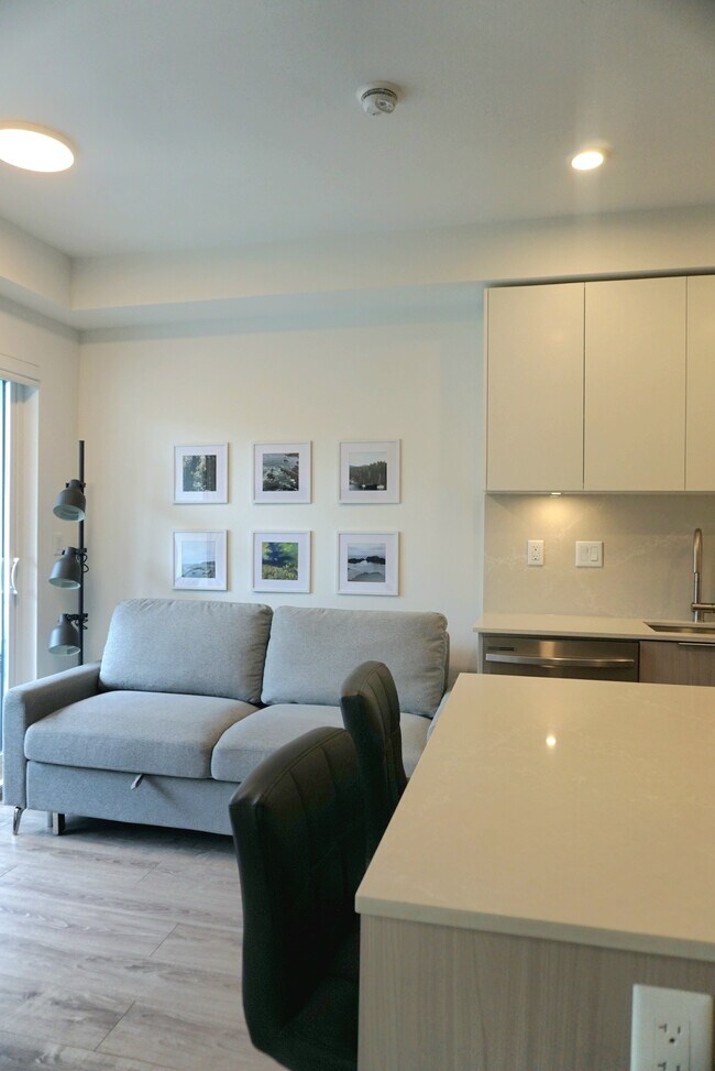 Photo - 13969-13996 96 Ave