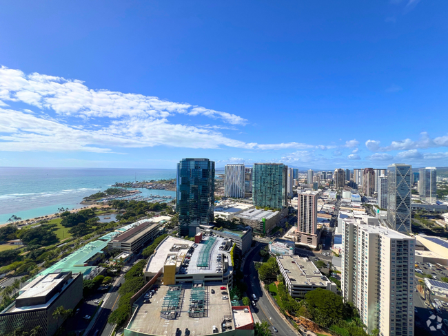 Building Photo - Luxurious Living at Ko'olani Unit 4407 Rental