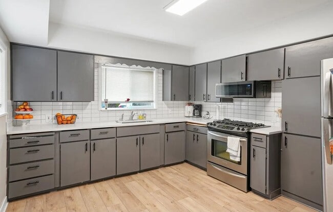 Photo - 836 Eldin Ave SE