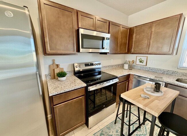 Photo - 1221 Lexington Ln