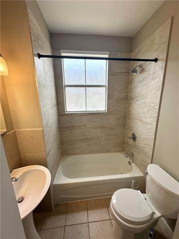 Photo - 8629 Nelson St