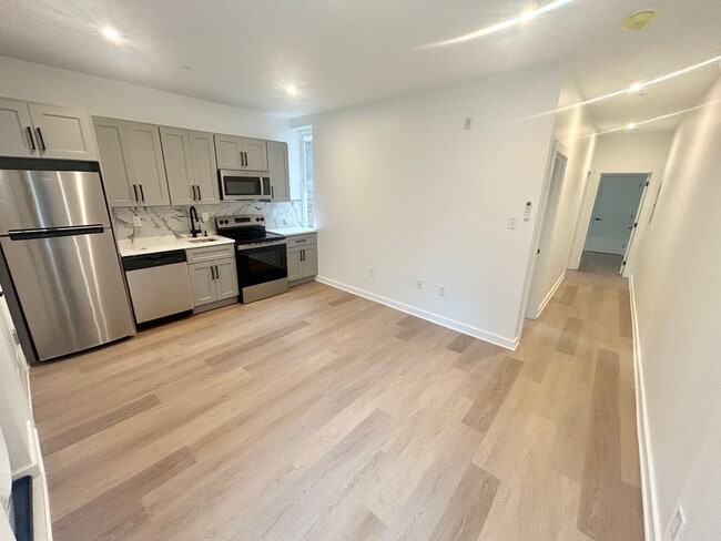 Building Photo - 2725 W Girard Ave Unit 2R