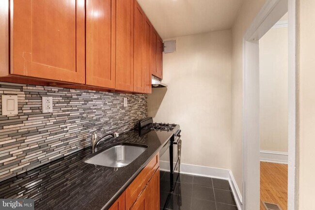 Photo - 2433 Fairmount Ave Unit 1