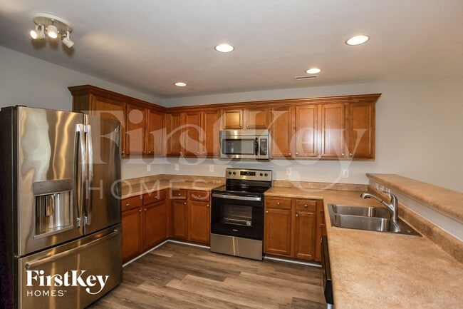 Photo - 15490 Farmland Ct