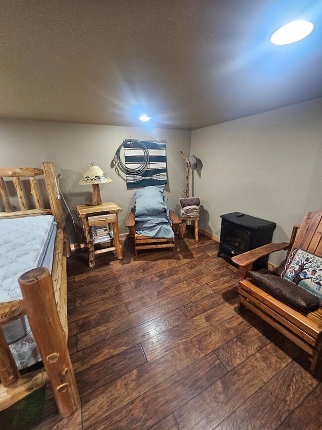 Photo - Furnished Studio