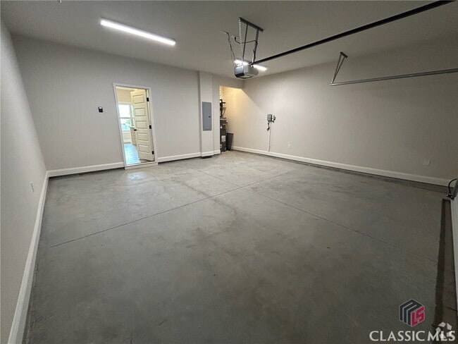 Building Photo - 305 Ridge Pointe Drive Rental