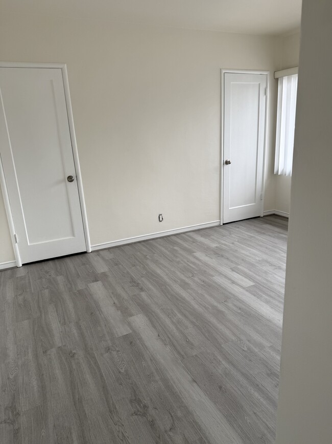 Building Photo - 8400 MacArthur Blvd Unit A