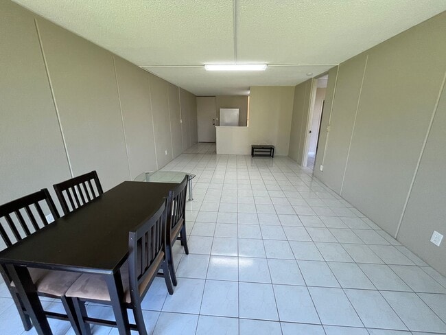 Photo - Valleyview Melemanu (Mililani) - 1 bedroom unit with remodeled kitchen and parking Unit D104