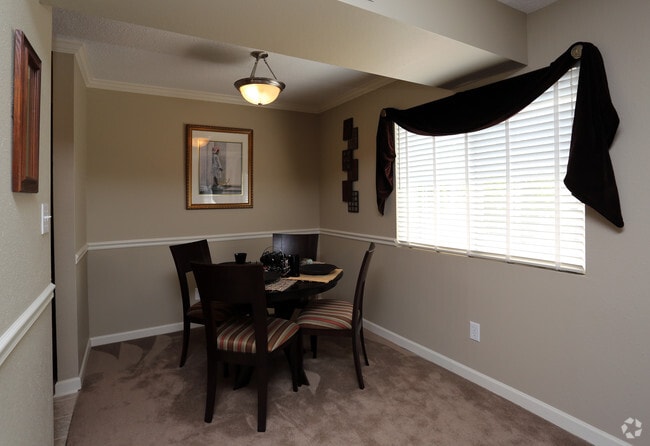 Dining Room - Kensington Village