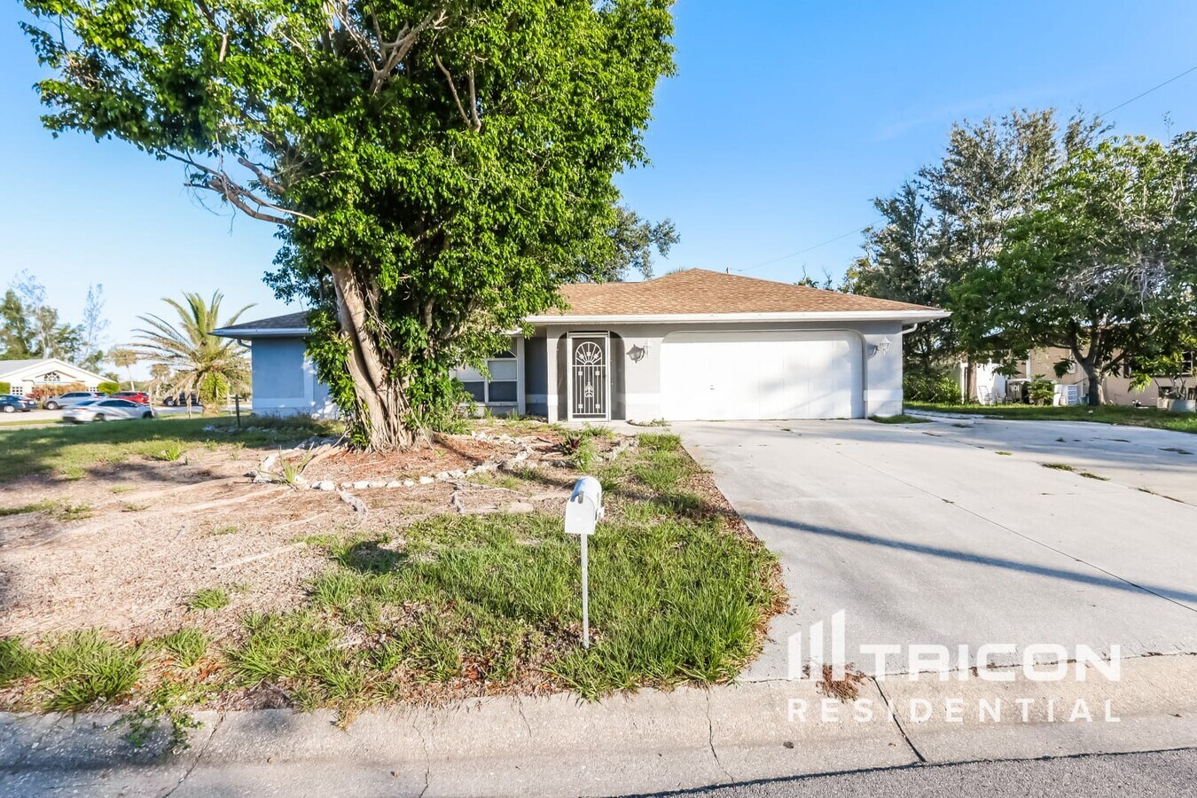 Photo - 99 Sandhurst Dr House