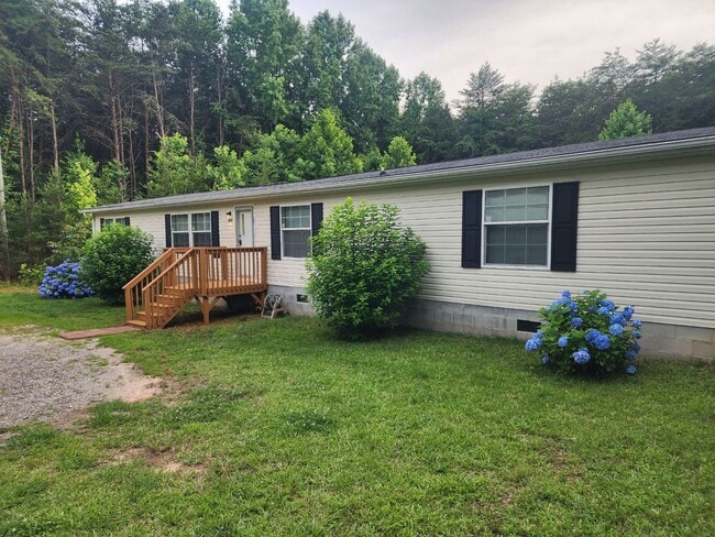 Peaceful Living on 2.36 Acres in Troutman! - Peaceful Living on 2.36 Acres in Troutman! House