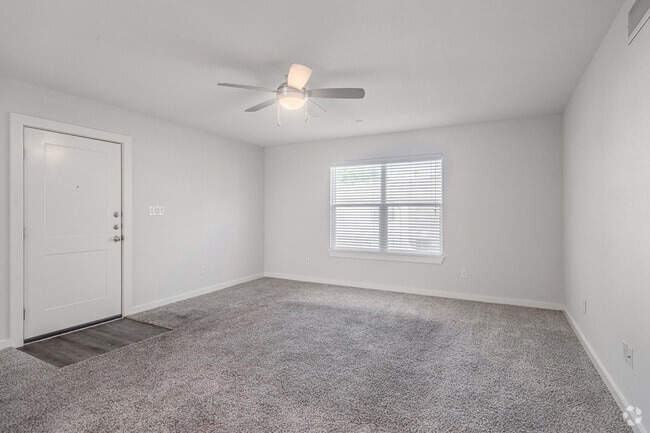 3BR, 1.5BA - 1000SF