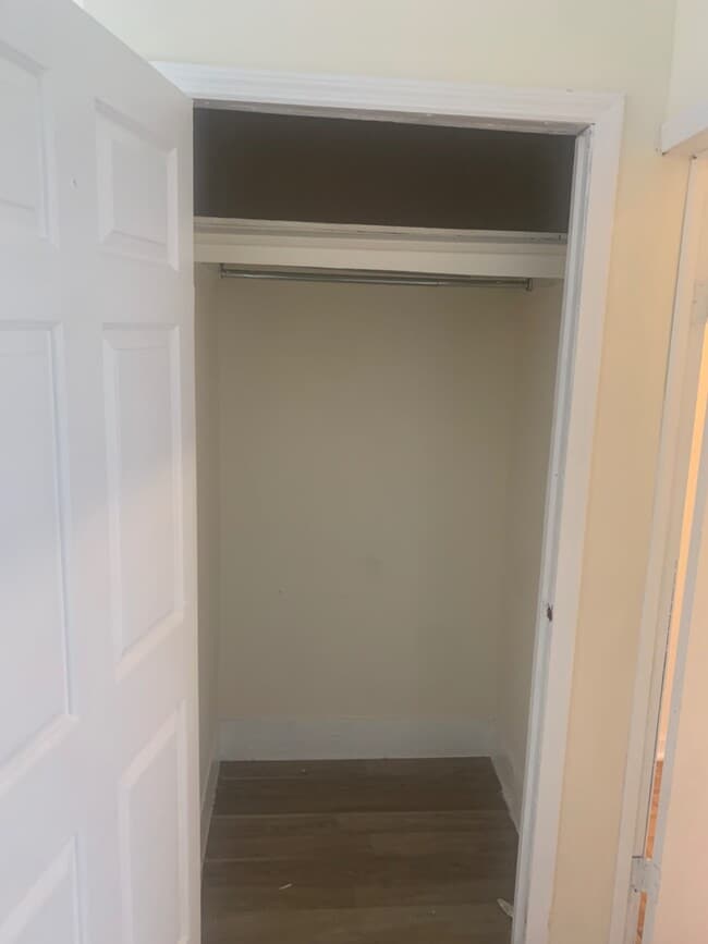 Photo - 463 Van Buren St