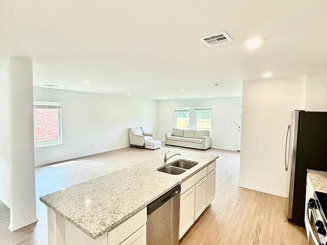 Photo - 3733 Palmetto Blf Dr