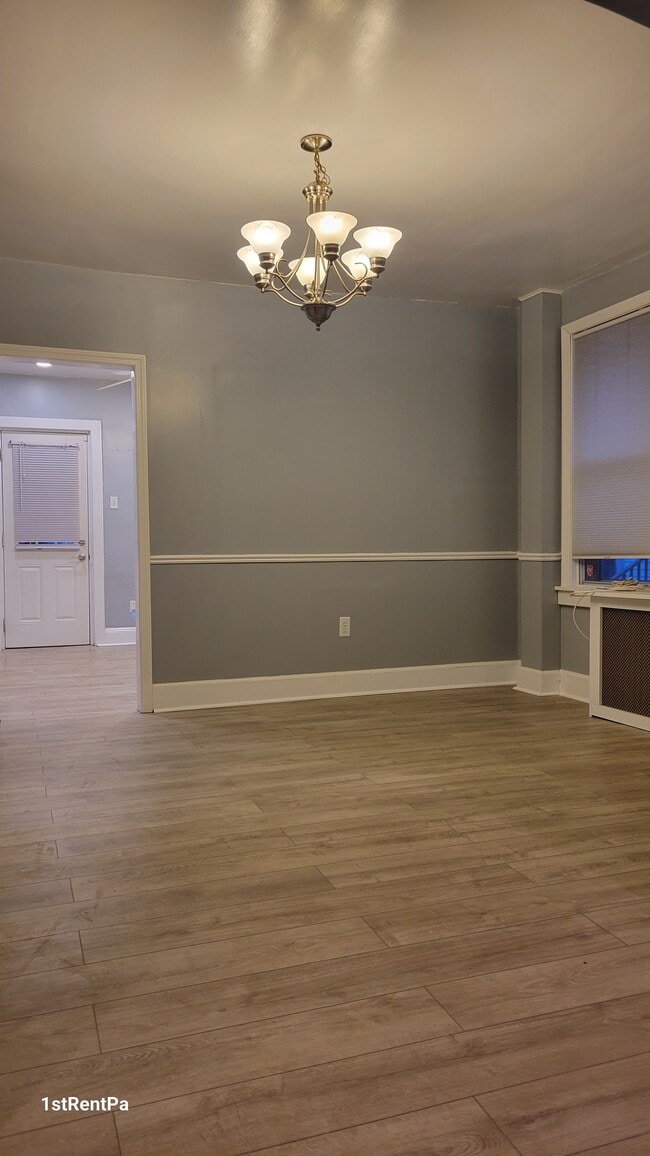 sala de estar - 209 Trites Ave