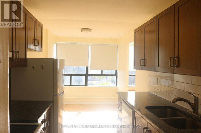 Photo - 1600 Adelaide St Unité 704