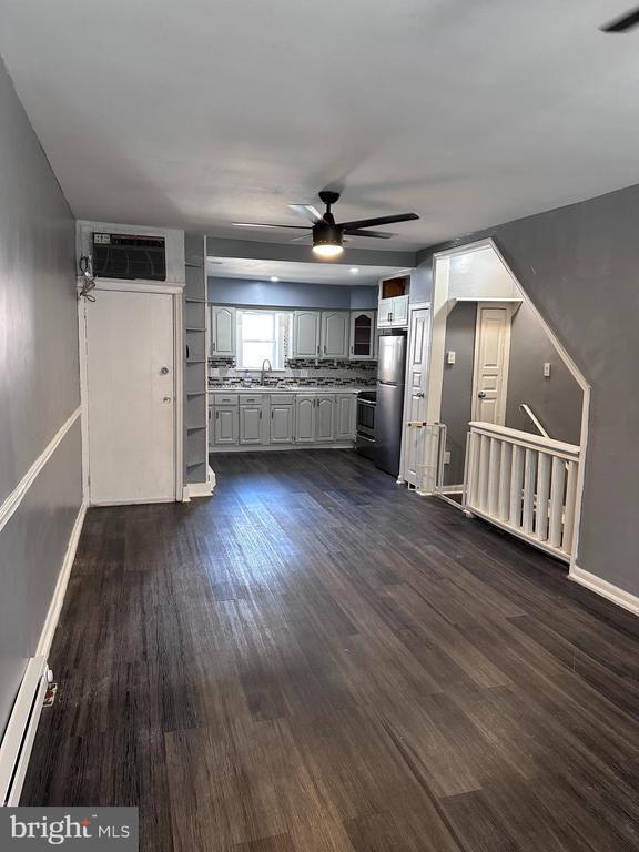 Photo - 4731 Meridian St