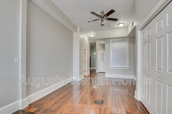 Building Photo - 1246 Broad St Rental