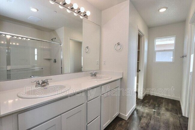 Photo - 716 Franklin St