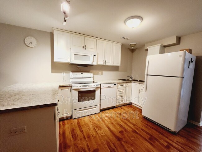 Photo - 11031-11152 152 St NW Unit BSMT