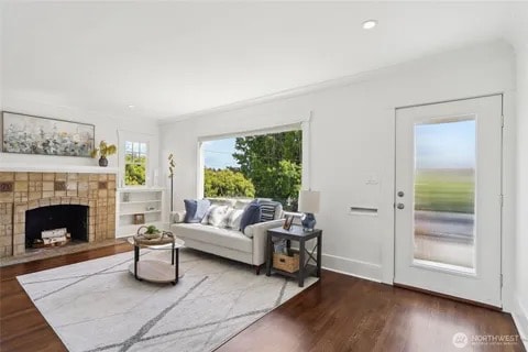 Photo - 910 N 75th St