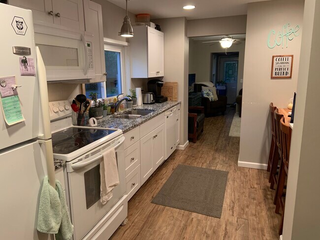 Kitchen with granite countertops - 118 New Brighton Rd House