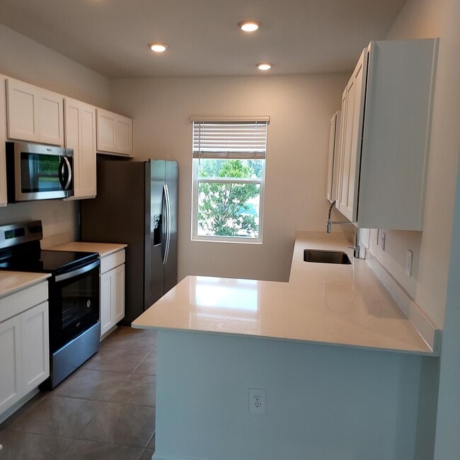 Modern Kitchen with quartz counter tops