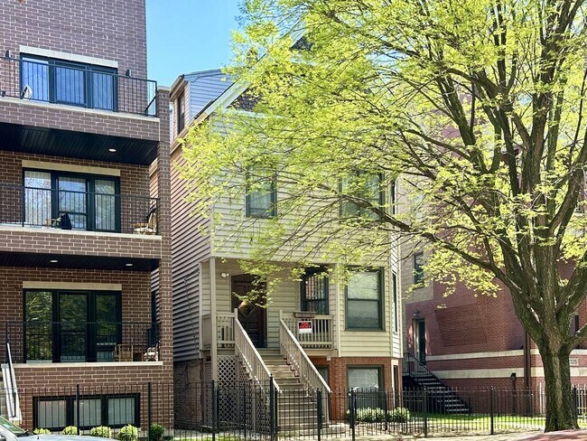 Photo - 3729 N Kenmore Ave Condo Unit R2