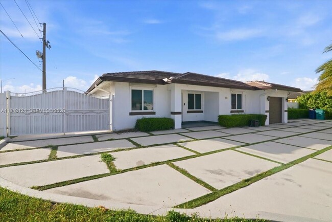 Photo - 18366 SW 139th Ct