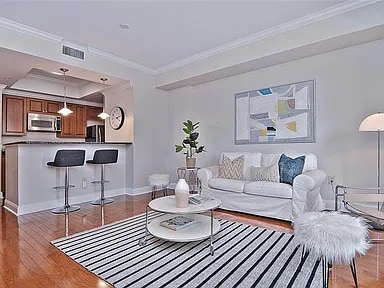 Photo - 300 W 5th St