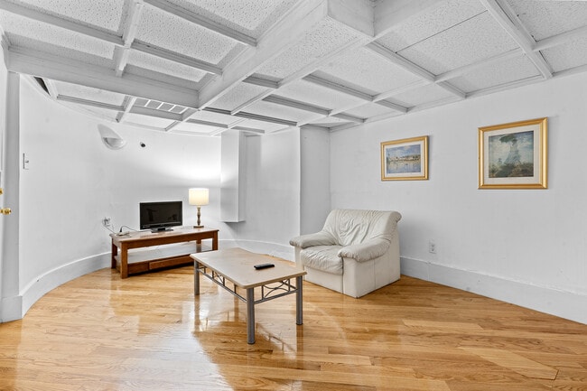 Photo - 302 Commonwealth Ave Condo Unit #1R