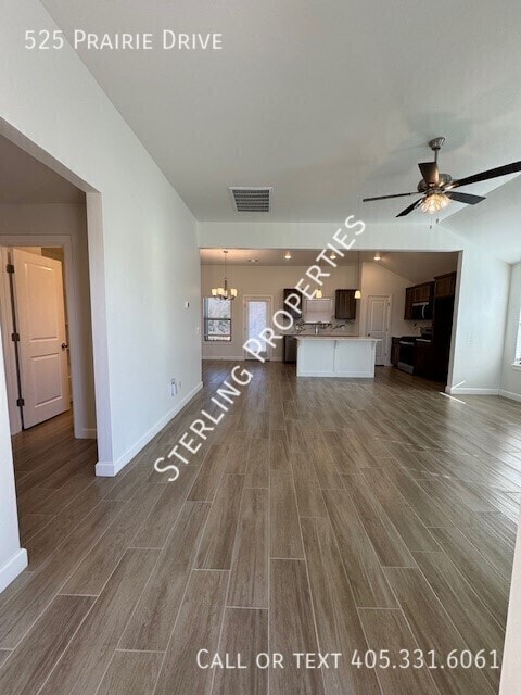 Photo - 525 Prairie Dr