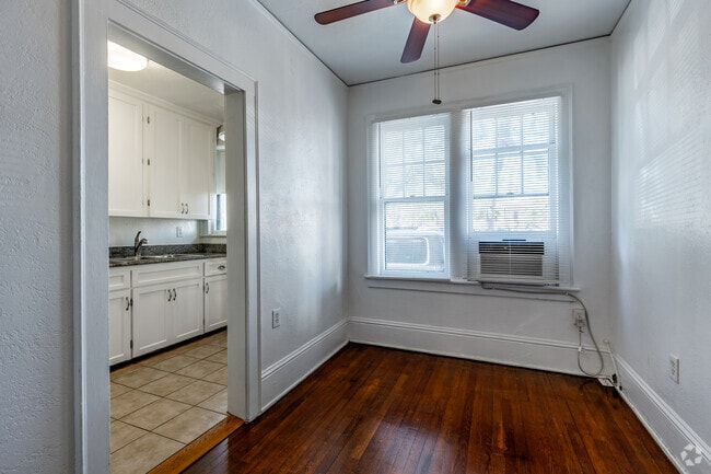2BR, 1BA - 750SF - Kitchen and Dining Room