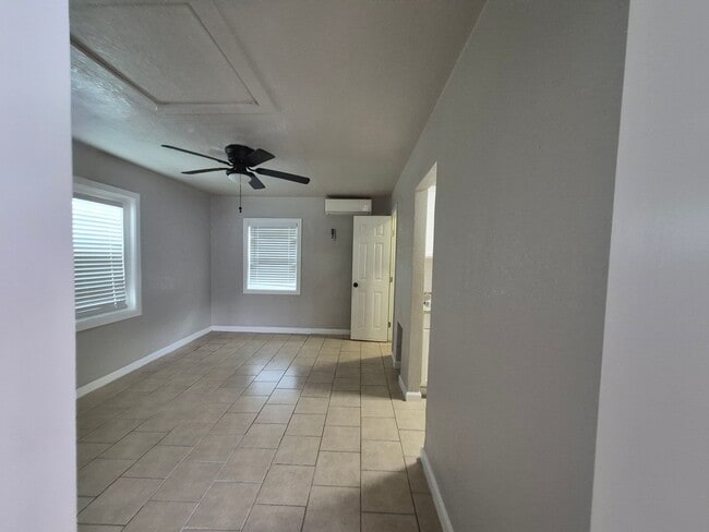Photo - 115 Caldwell St