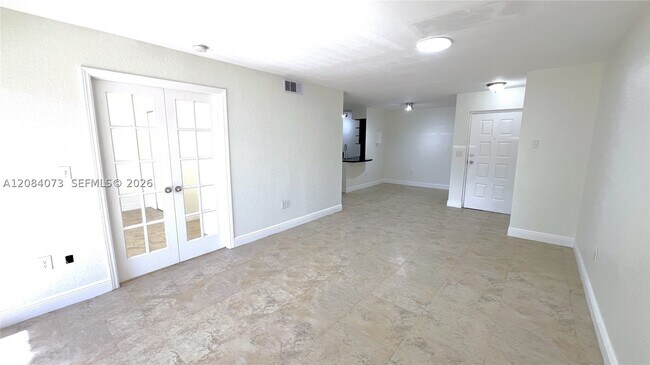 Photo - 2841 N Oakland Forest Dr Unit 203