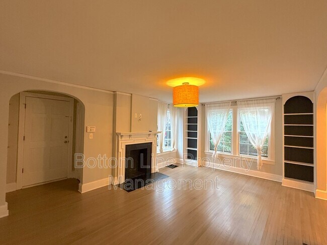 Photo - 2437 Shenandoah Ave