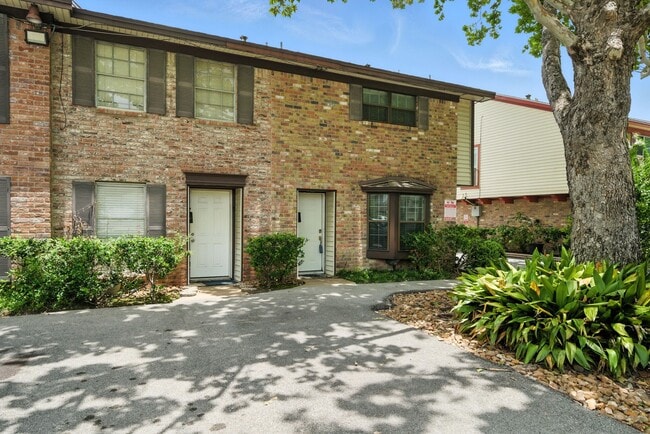 Photo - 10666 Hazelhurst Dr Unidad True