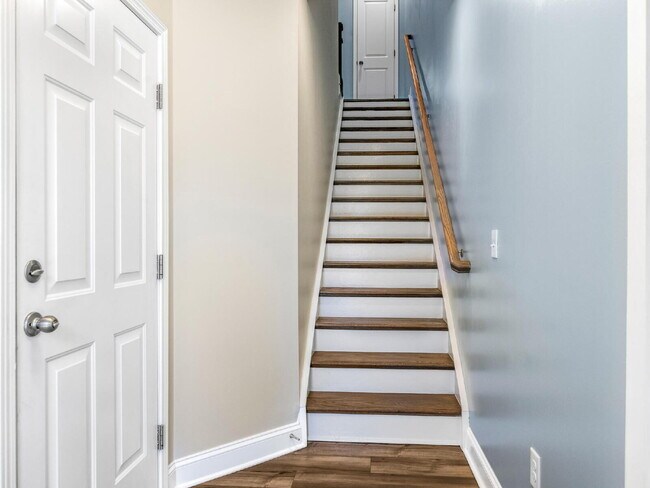 The Towns on Greenway! Two bedrooms. Two private baths, Half Bath. Greenway around the corner. Up...
