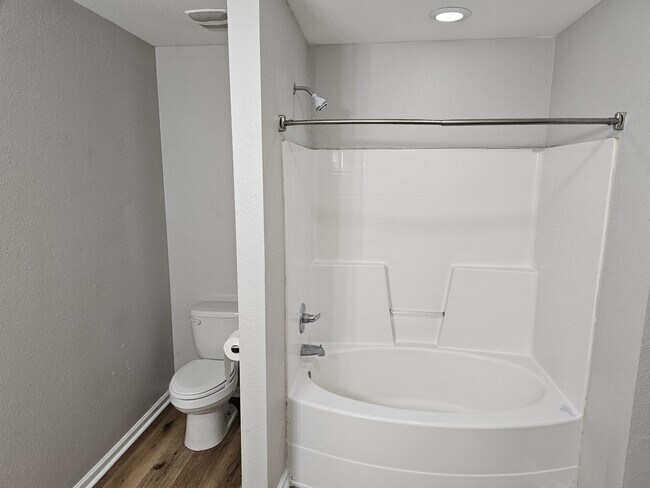 Photo - 130 Blackwell Ct