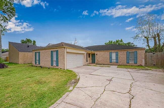 Photo - 13731 Greenway Dr