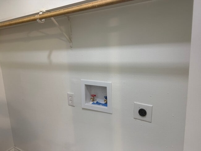 Photo - 6758 Prutzman Rd