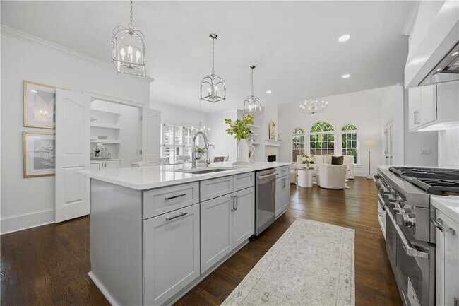 Photo - 6410 Westchester Pl