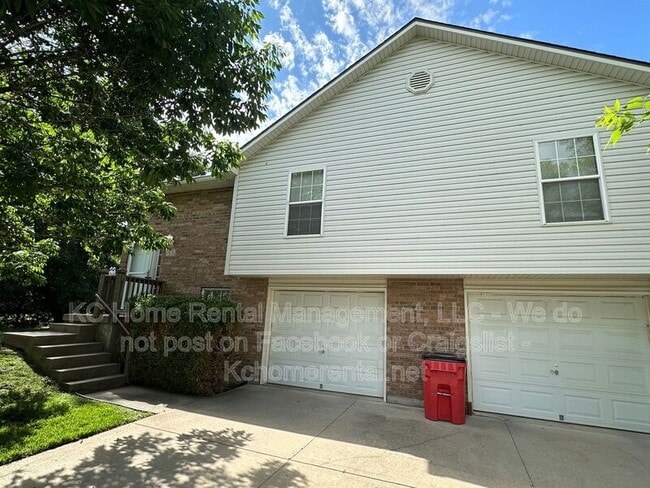 709 SE Drew Ct