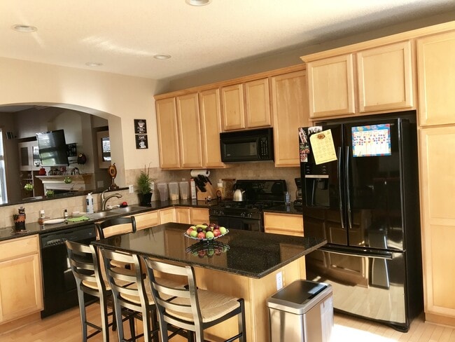 Photo - Beautiful 3 Br / 2.5 Ba TH w/ Granite Counters, Hdwd Flrs, 2 Car Garage in Eden Prairie!