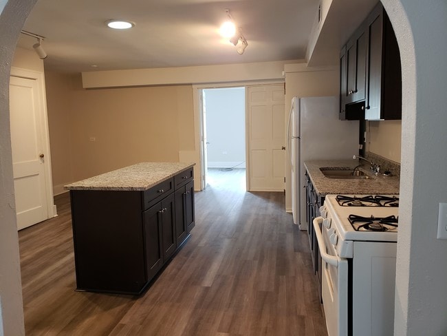 Building Photo - 311 E Main St Unit 2nd Floor