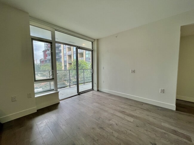 Photo - 3498 Marine Wy