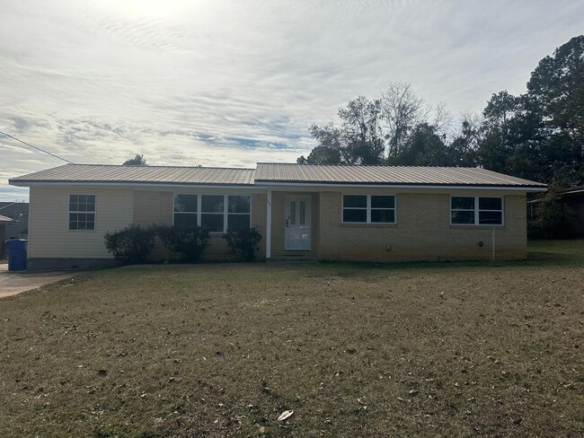 Rolling Acres Subdivision! New Paint/Car... - Rolling Acres Subdivision!   New Paint/Car... House