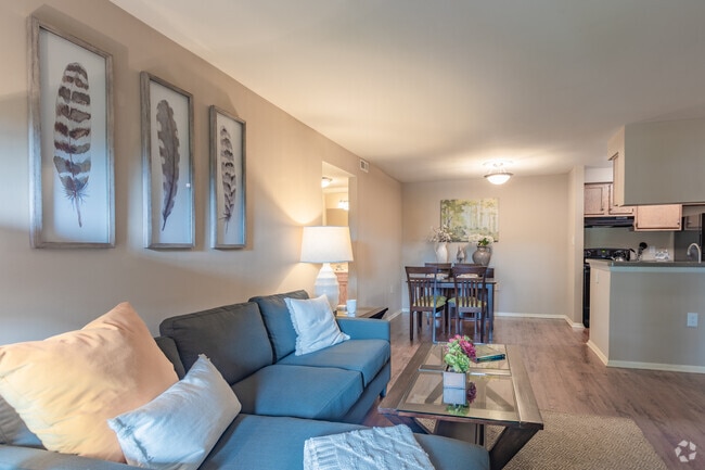 2BR,2BA,-934SF The Preakness