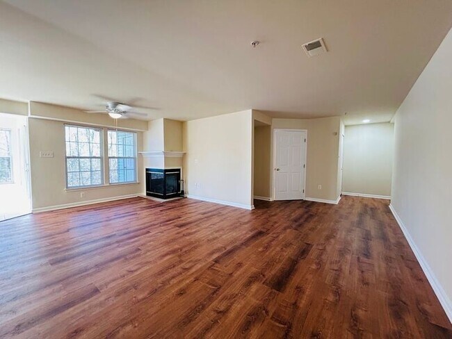 Photo - 7510 Snowpea Ct Unidad #B